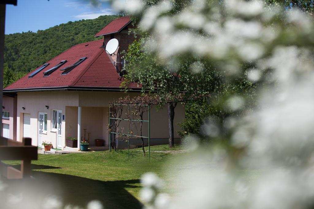 Apartment Oreskovic Otocac Bagian luar foto