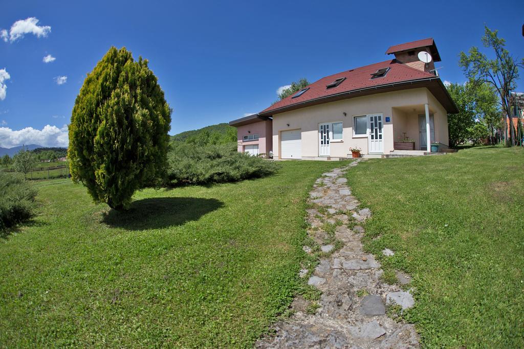 Apartment Oreskovic Otocac Bagian luar foto