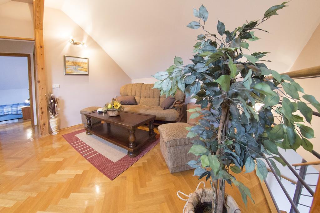 Apartment Oreskovic Otocac Bagian luar foto