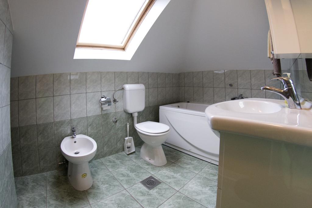 Apartment Oreskovic Otocac Bagian luar foto