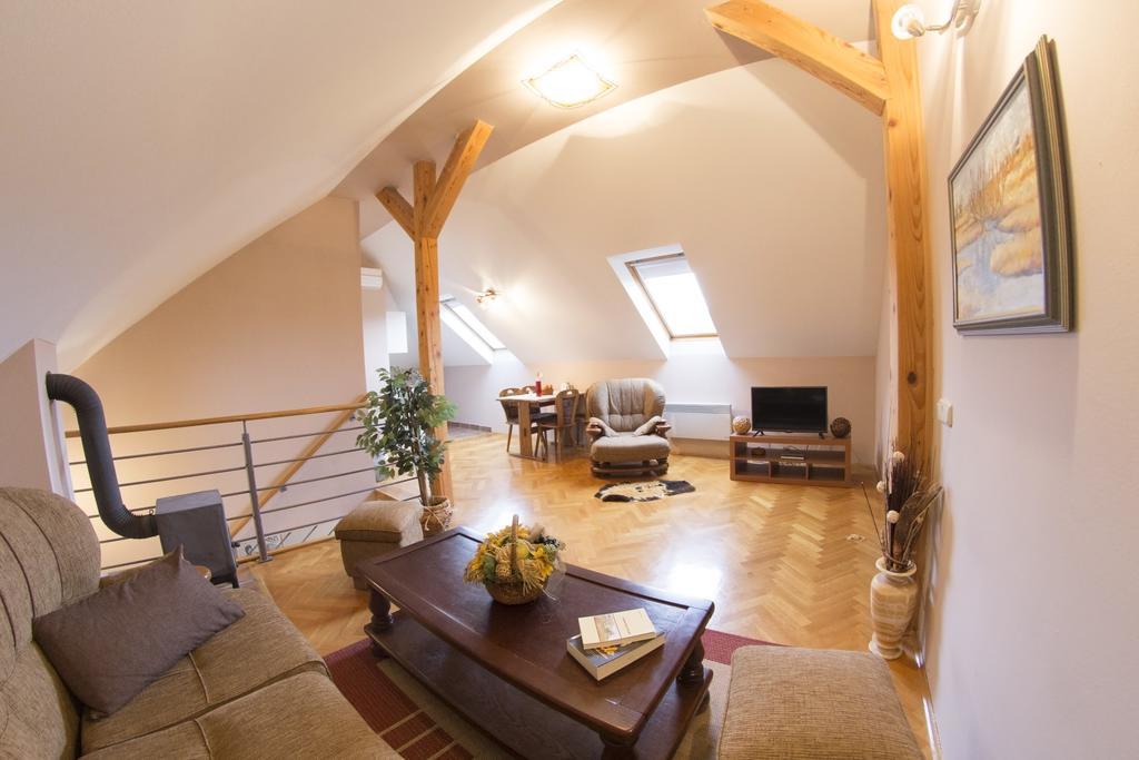 Apartment Oreskovic Otocac Bagian luar foto